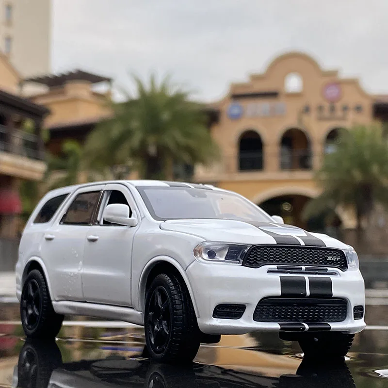 1:32 Dodge Durango SUV Alloy Car Model Diecast Metal Toy Car Model Sound and Light Pull Back Collection Kids Gifts Free Shipping
1:32 Dodge Durango SUV Alloy Car Model Diecast Metal Toy Car Model Sound and Light Pull Back Collection Kids Gifts Free Shipping