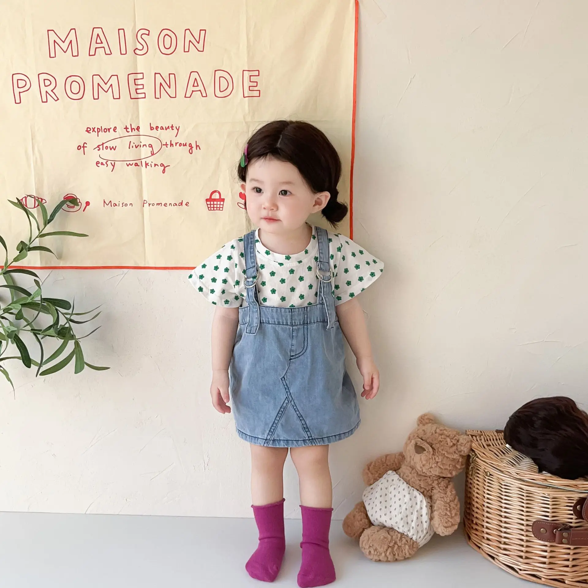 Летний детский джинсовый костюм на бретельках для девочек, хлопковый топ с коротким рукавом и цветочным принтом + однотонные платья без рукавов, 2 шт.
Летний детский джинсовый костюм на бретельках для девочек, хлопковый топ с коротким рукавом и цветочным принтом + однотонные платья без рукавов, 2 шт.