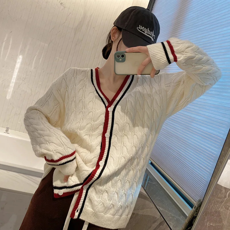 High Quality Korean Style V-neck Knitted Cardigan Women's Autumn/winter Soft Sticky Sweater Jacket Loose Slouchy Style Top Top
High Quality Korean Style V-neck Knitted Cardigan Women's Autumn/winter Soft Sticky Sweater Jacket Loose Slouchy Style Top Top