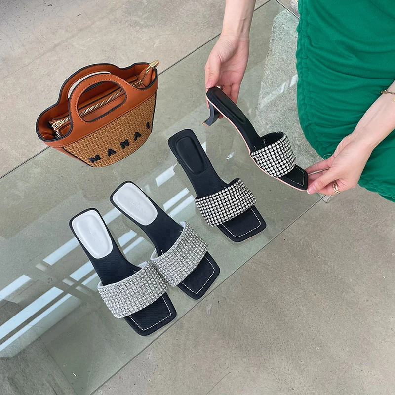 Fashion Women Slippers Open Toe Summer Casual Slides Thick Mid Heels Outside Mules Shoes 2022 New Arrivals Party Pumps Shoes
Fashion Women Slippers Open Toe Summer Casual Slides Thick Mid Heels Outside Mules Shoes 2022 New Arrivals Party Pumps Shoes