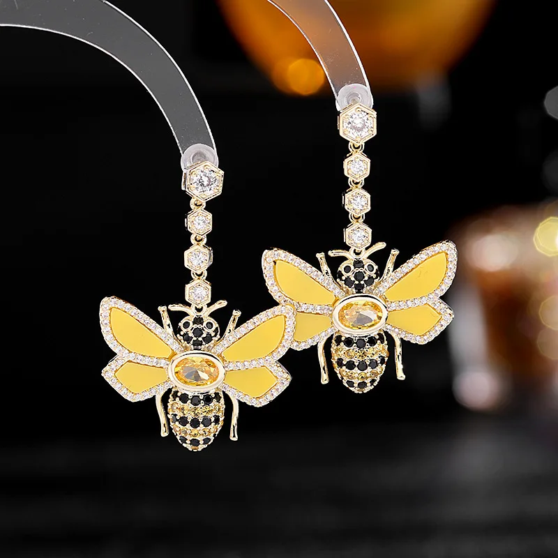 2022 красивые ювелирные изделия S925 Серебряные иглы AAA кубический циркон инкрустированные насекомое Висячие серьги для женщин пчела длинные с... 
2022 красивые ювелирные изделия S925 Серебряные иглы AAA кубический циркон инкрустированные насекомое Висячие серьги для женщин пчела длинные с...