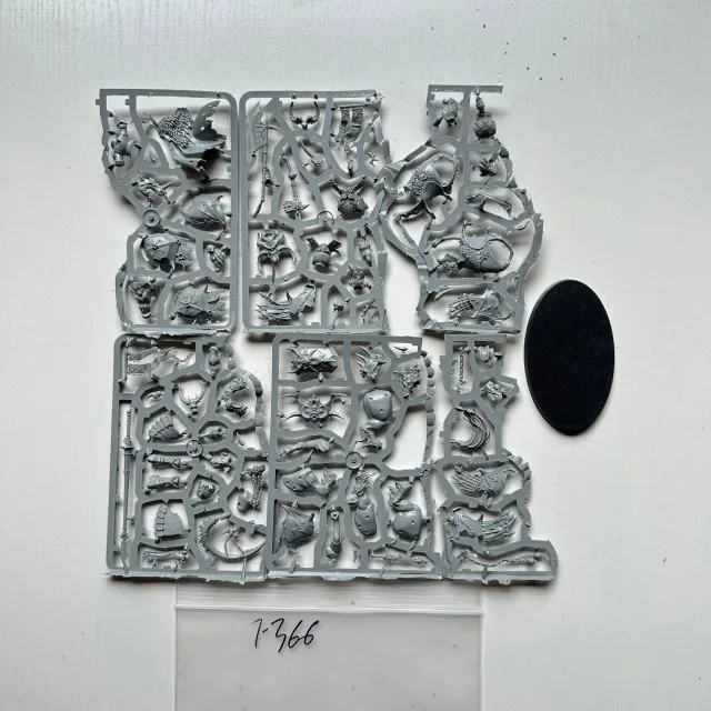 Slaves of Darkness, Lords of Chaos. Resin Model Kit Unpainted F366 Board Game Wargames Garage Kits
Slaves of Darkness, Lords of Chaos. Resin Model Kit Unpainted F366 Board Game Wargames Garage Kits