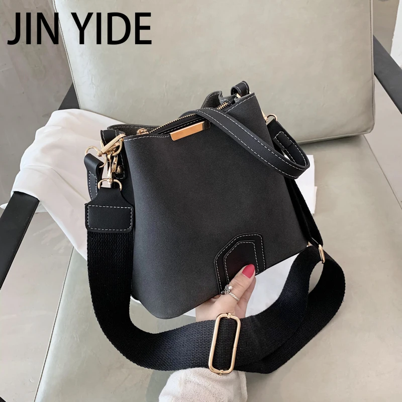 Сумка на плечо Женская замшевая, повседневный саквояж из спилка, простая дизайнерская сумочка кросс-боди, мессенджер 
Сумка на плечо Женская замшевая, повседневный саквояж из спилка, простая дизайнерская сумочка кросс-боди, мессенджер