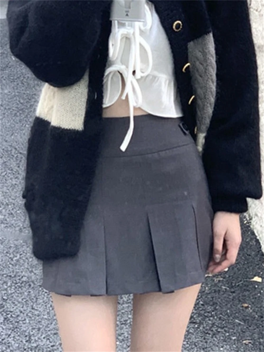 Korean Fashion Women Pleated Mini Skirt Female Casual Preppy Style Summer Streetwear High Waist Harajuku Gray Skirts Alt Clothes
Korean Fashion Women Pleated Mini Skirt Female Casual Preppy Style Summer Streetwear High Waist Harajuku Gray Skirts Alt Clothes