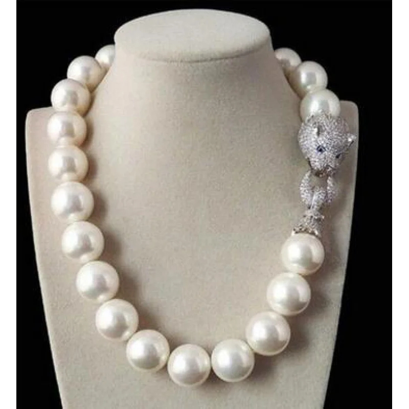 Tremendous Sweater chain Beautiful Huge Genuine 16mm White 14mm black South Sea Shell Pearl Necklace jewelry 45cm
Tremendous Sweater chain Beautiful Huge Genuine 16mm White 14mm black South Sea Shell Pearl Necklace jewelry 45cm