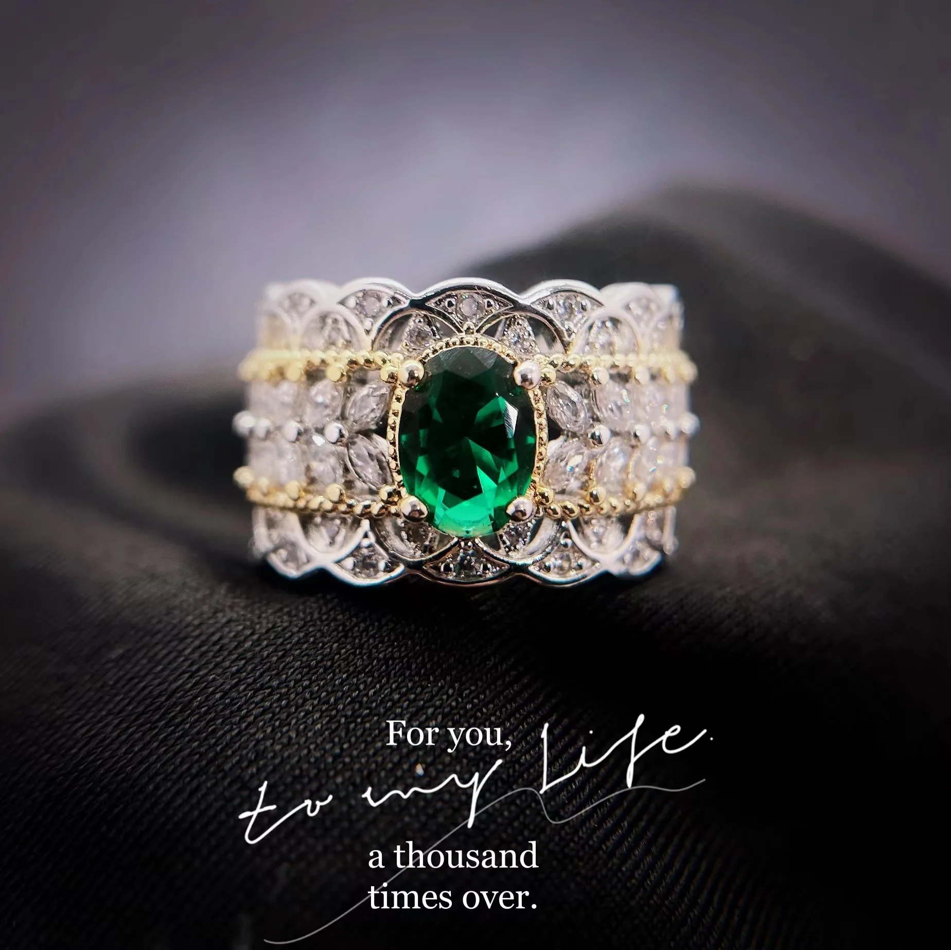 Italian vintage court style openwork pattern two-tone gold high jewelry lace imitation emerald pigeon egg ring
Italian vintage court style openwork pattern two-tone gold high jewelry lace imitation emerald pigeon egg ring