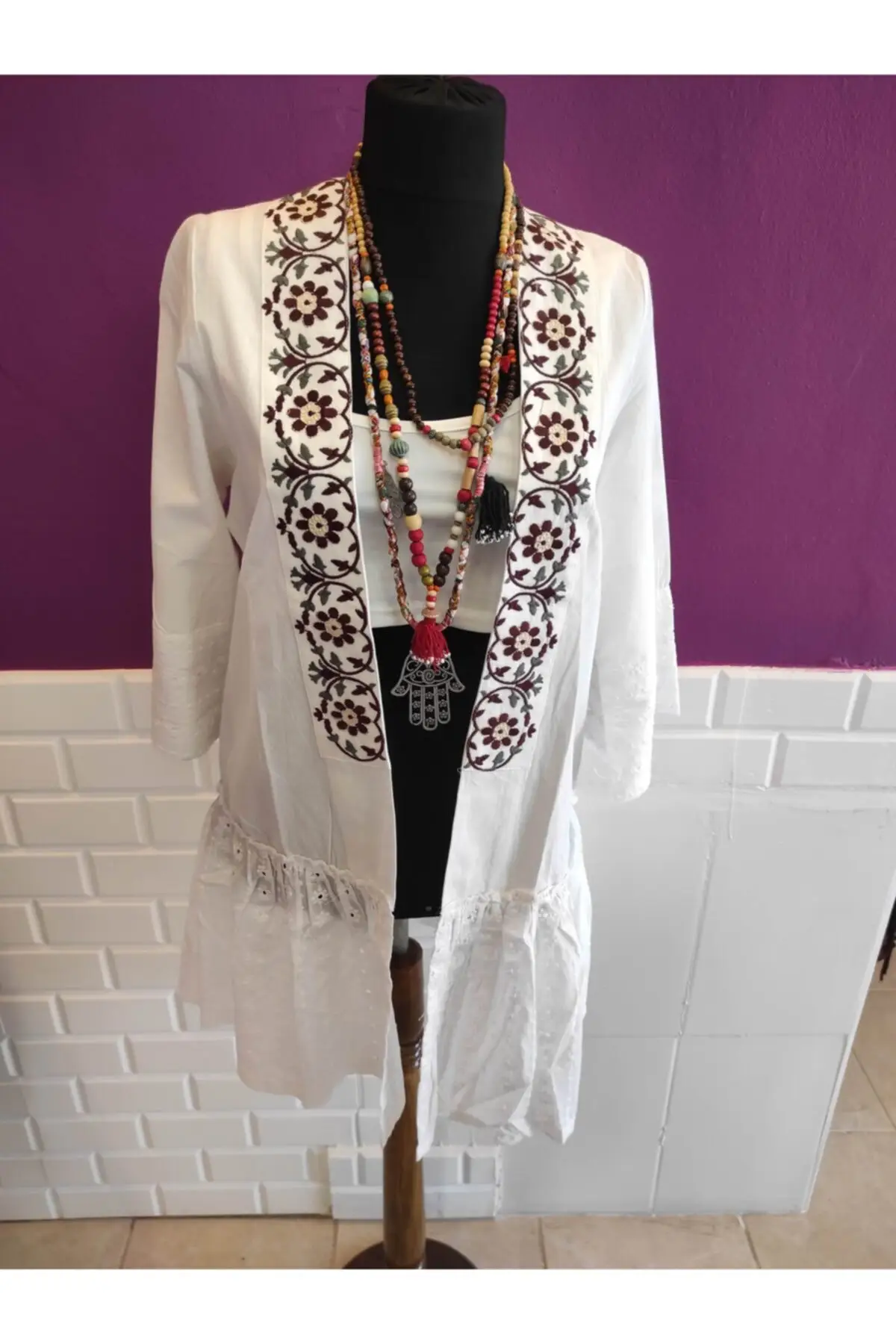Women's Kimono Scalloped Embroidery Detailed Kimono Caftan Fashion Dressing Gown Gown Gown Bathrobe Summer 2022
Women's Kimono Scalloped Embroidery Detailed Kimono Caftan Fashion Dressing Gown Gown Gown Bathrobe Summer 2022
