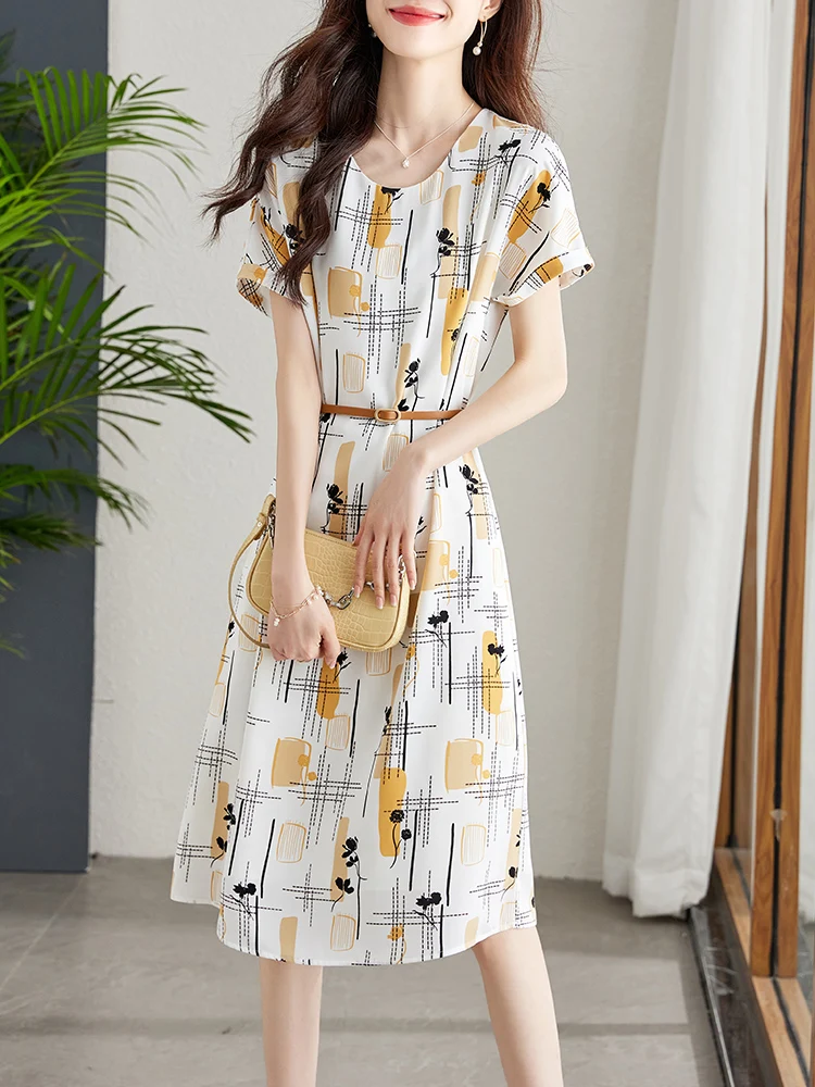 Женское платье с коротким рукавом, круглым вырезом и высокой талией 
Женское платье с коротким рукавом, круглым вырезом и высокой талией