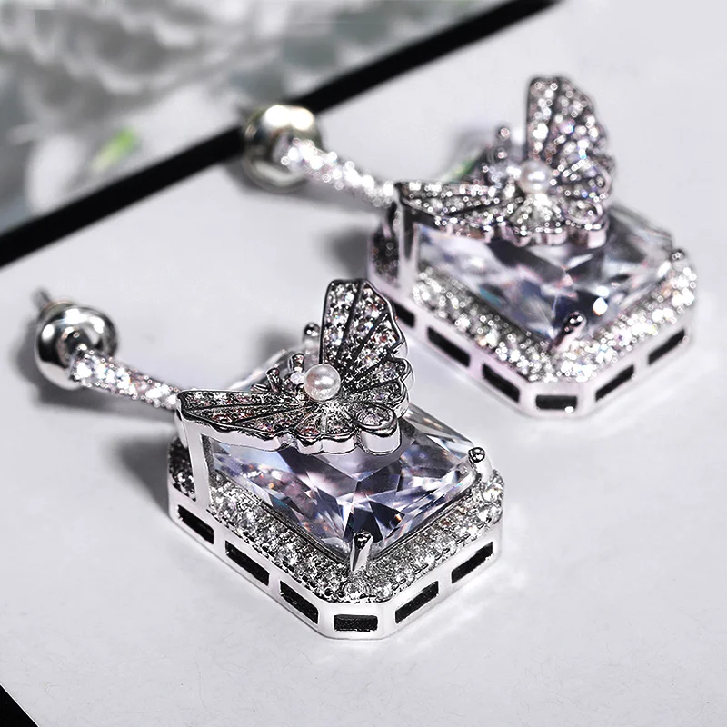 New Aesthetic Butterfly Earrings for Women Crystal Cubic Zirconia Female Wedding Party Dangle Earring Elegant Fashion Jewelry
New Aesthetic Butterfly Earrings for Women Crystal Cubic Zirconia Female Wedding Party Dangle Earring Elegant Fashion Jewelry