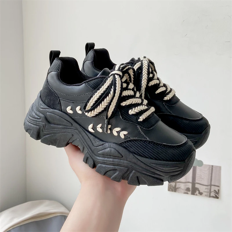 2022 New Fashion Women's Sneakers Casual Shoes Versatile Women's Shoes Thickened Sole Breathable Large Size Single Shoes
2022 New Fashion Women's Sneakers Casual Shoes Versatile Women's Shoes Thickened Sole Breathable Large Size Single Shoes