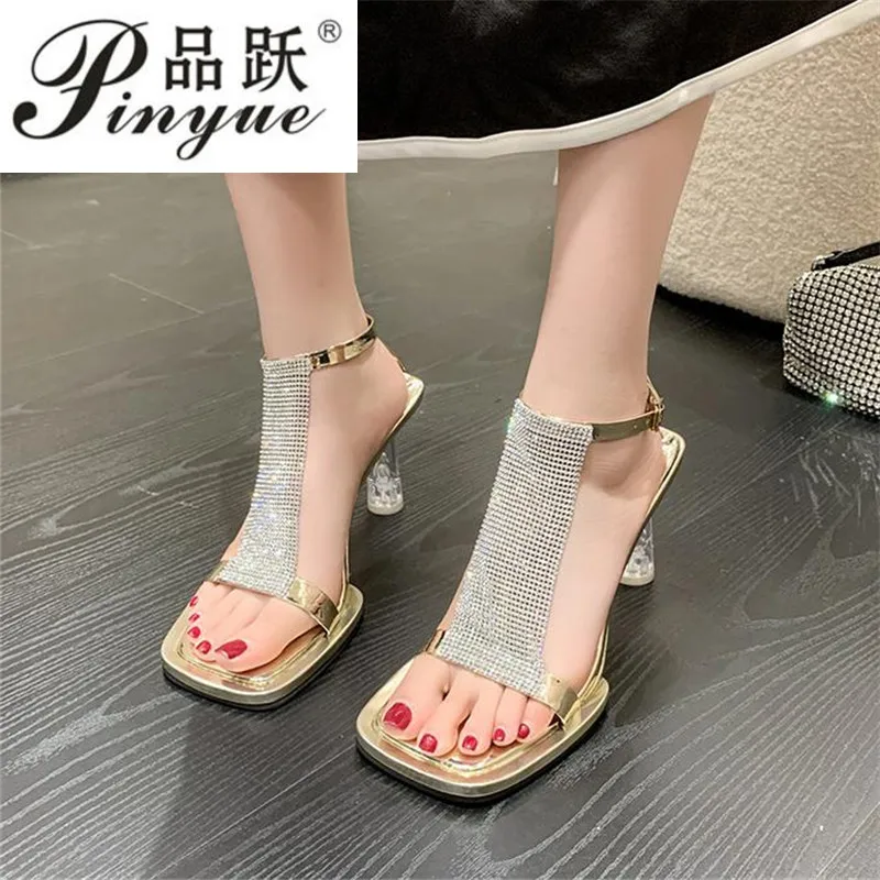 Женские роскошные сандалии стразы новые модные шелковые прозрачные сандалии с открытым носком на высоком каблуке
Женские роскошные сандалии стразы новые модные шелковые прозрачные сандалии с открытым носком на высоком каблуке