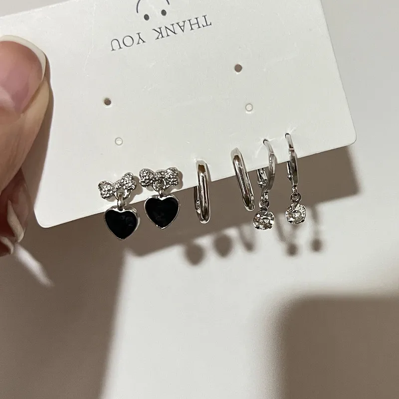 Vintage Metal Tassel Chain Love Heart Earring Set Irregular Geometric Cherry Earrings for Women Gifts Jewelry
Vintage Metal Tassel Chain Love Heart Earring Set Irregular Geometric Cherry Earrings for Women Gifts Jewelry