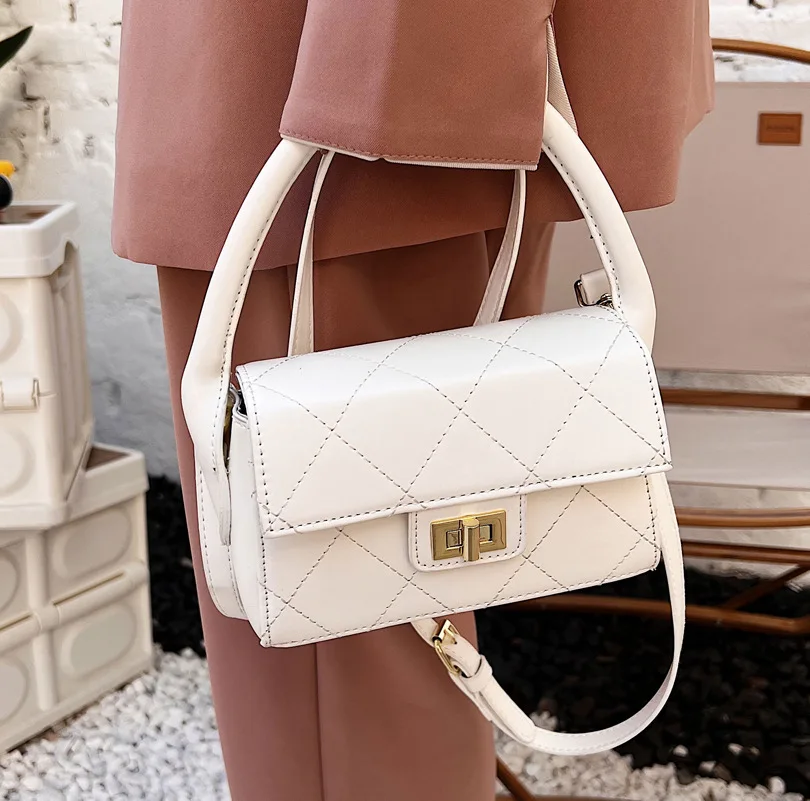 Новинка 2022, сетчатая красная универсальная сумка-мессенджер, модная трендовая сумка, маленькая квадратная сумка, Высококачественная женск... 
Новинка 2022, сетчатая красная универсальная сумка-мессенджер, модная трендовая сумка, маленькая квадратная сумка, Высококачественная женск...