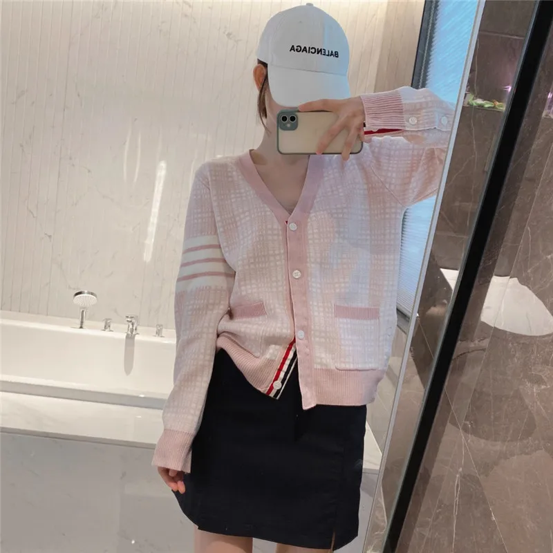 High Quality TB Korean Style Girl Plaid Cardigan Casual Four-bar Korean Version Is Thin and Versatile Design Coat Autumn
High Quality TB Korean Style Girl Plaid Cardigan Casual Four-bar Korean Version Is Thin and Versatile Design Coat Autumn