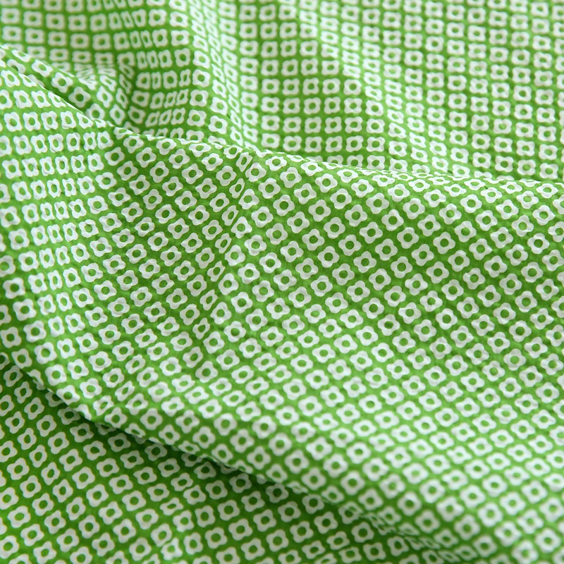 130cm Width Pure Cotton Green Floral Salt Shrink Bubble Dress Spring And Summer Fashion Designer Fabric
130cm Width Pure Cotton Green Floral Salt Shrink Bubble Dress Spring And Summer Fashion Designer Fabric