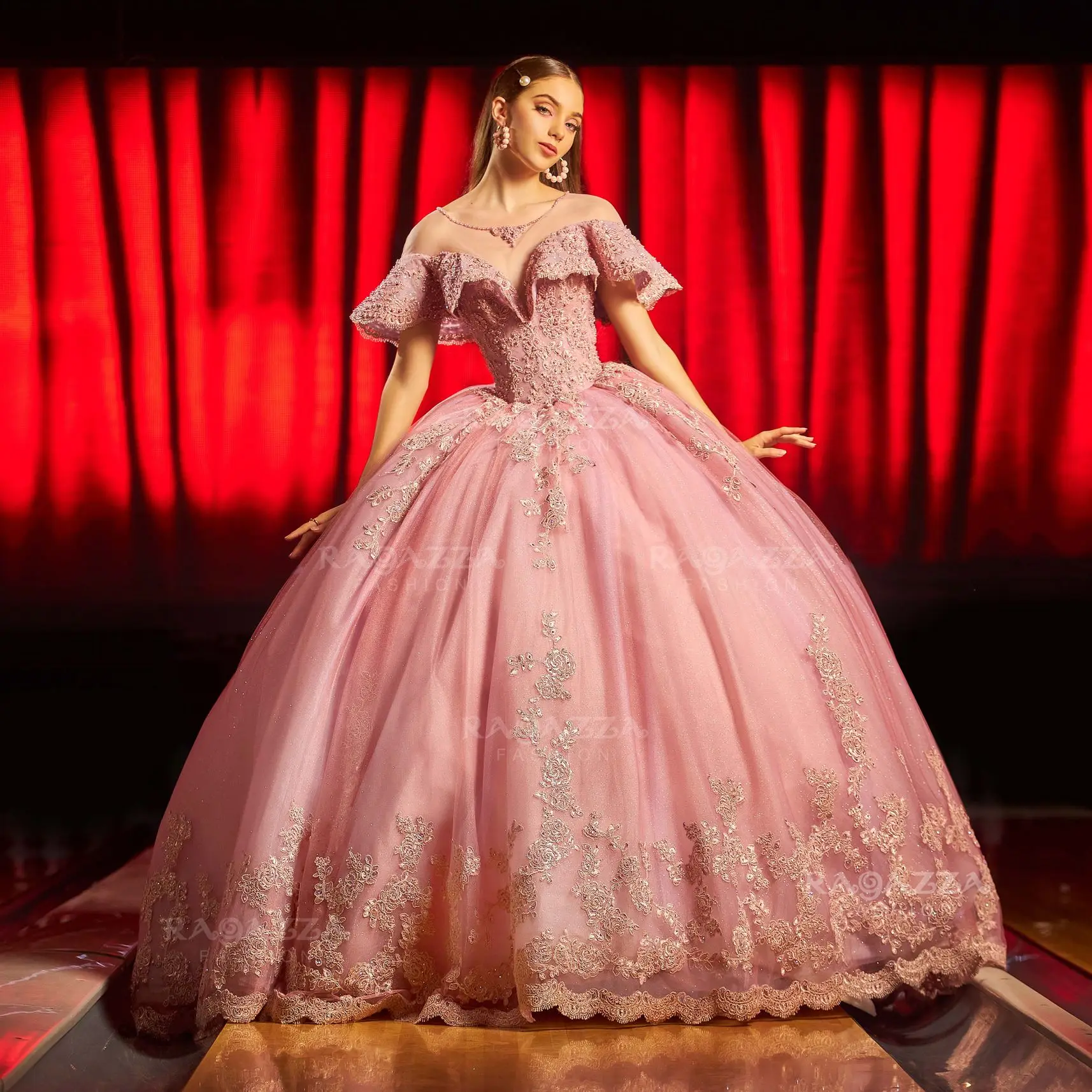Blush Pink Quinceanera Dresses Lace Appliqued Ball Princess Prom Party Gowns Customize Lace Up Vestidos De Fiesta
Blush Pink Quinceanera Dresses Lace Appliqued Ball Princess Prom Party Gowns Customize Lace Up Vestidos De Fiesta