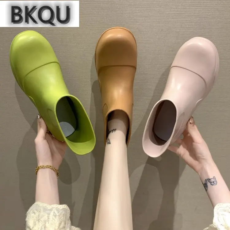 2022 New Brand Women Rain Boots New Rubber Ladies Walking Waterproof Ankle Rainboots Casual Thick Bottom Short Boot
2022 New Brand Women Rain Boots New Rubber Ladies Walking Waterproof Ankle Rainboots Casual Thick Bottom Short Boot