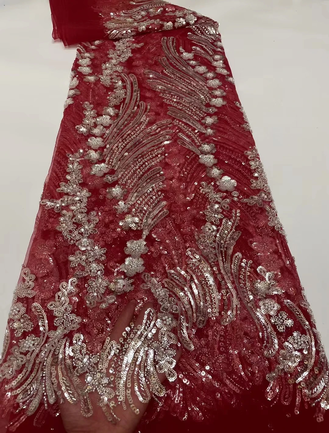 2022 High Quality Fashion African Tulle Lace Fabric With Sequins With Lots Beads For Wedding Dress Party Sewing P12789
2022 High Quality Fashion African Tulle Lace Fabric With Sequins With Lots Beads For Wedding Dress Party Sewing P12789