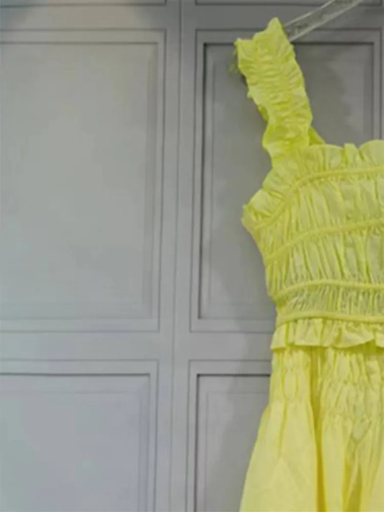 2023 Summer Women Ruffle Pleated Short Sleeveless Vest Top or High Waist Loose Midi Skirt Suit Lady Sweet Yellow Two Piece Set
2023 Summer Women Ruffle Pleated Short Sleeveless Vest Top or High Waist Loose Midi Skirt Suit Lady Sweet Yellow Two Piece Set