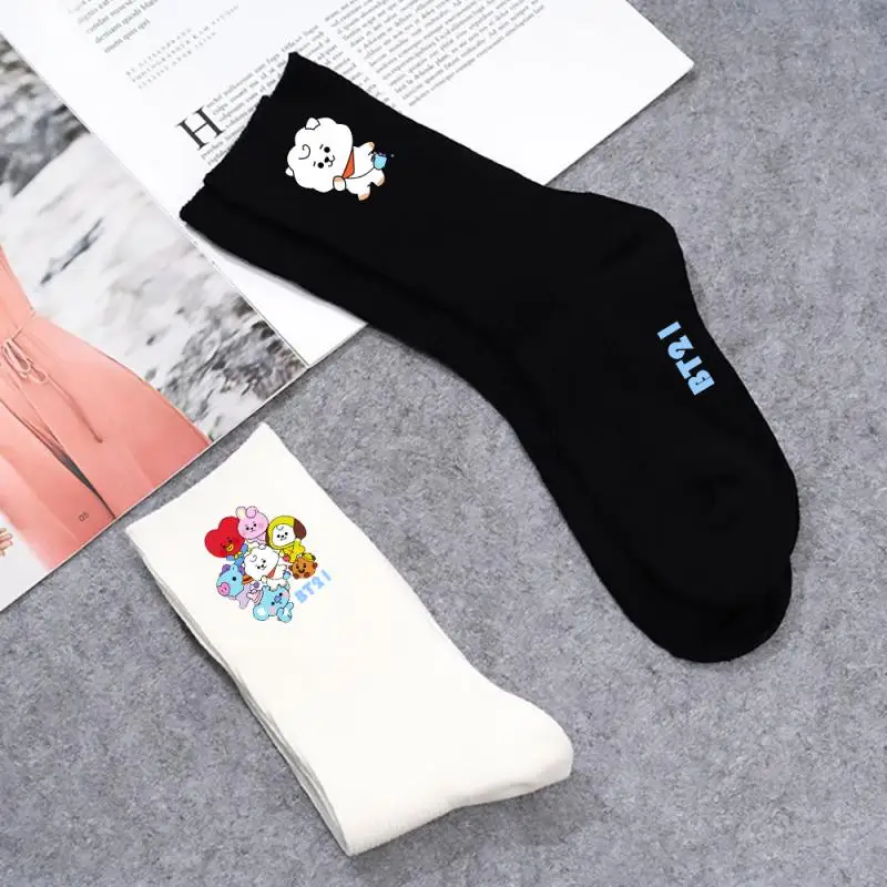 Kawaii Btss Bt21 аниме круглые средние Носки черно-белые простые Мультяшные милые студенческие хлопковые носки с принтом спортивные носки
Kawaii Btss Bt21 аниме круглые средние Носки черно-белые простые Мультяшные милые студенческие хлопковые носки с принтом спортивные носки