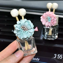 Auto parts universal diffuser empty bottle air conditioner air outlet to improve car odor friends holiday gifts girls ladies