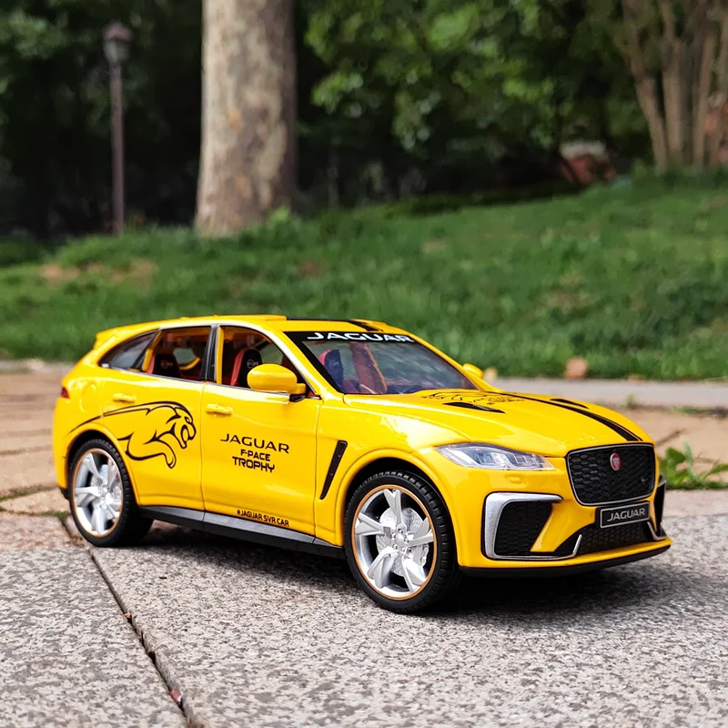 1:24 Jaguar F-PACE SVR SUV Alloy Car Diecasts & Toy Vehicles Car Model Sound and light Pull back Car Toys For Kids Gifts
1:24 Jaguar F-PACE SVR SUV Alloy Car Diecasts & Toy Vehicles Car Model Sound and light Pull back Car Toys For Kids Gifts