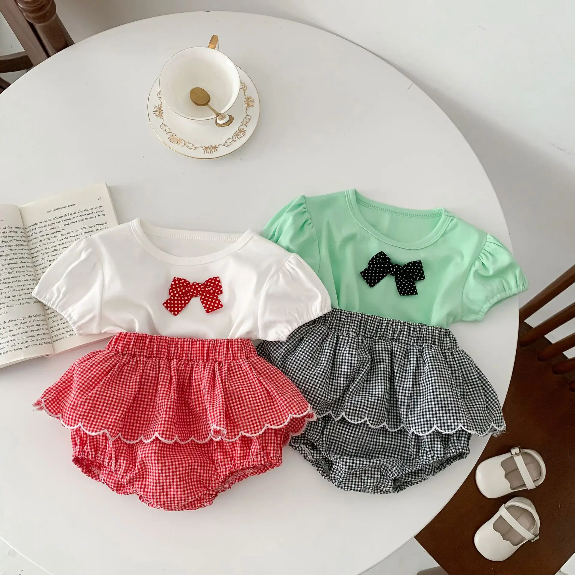2023 Summer New Baby Girl Short Sleeve T Shirts + Plaid Shorts 2pcs Set Thin Cotton Girls Bow Tee Outfits Toddler Skirts Suit
2023 Summer New Baby Girl Short Sleeve T Shirts + Plaid Shorts 2pcs Set Thin Cotton Girls Bow Tee Outfits Toddler Skirts Suit