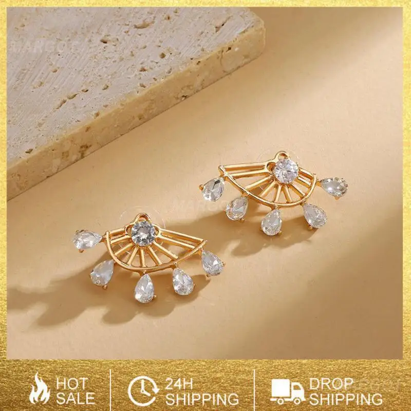 Metal Stud Earrings Fashion Simple Personality Trend Unusual Korean Earrings Women Girls Zircon Crystal Stud Earrings Jewelry
Metal Stud Earrings Fashion Simple Personality Trend Unusual Korean Earrings Women Girls Zircon Crystal Stud Earrings Jewelry