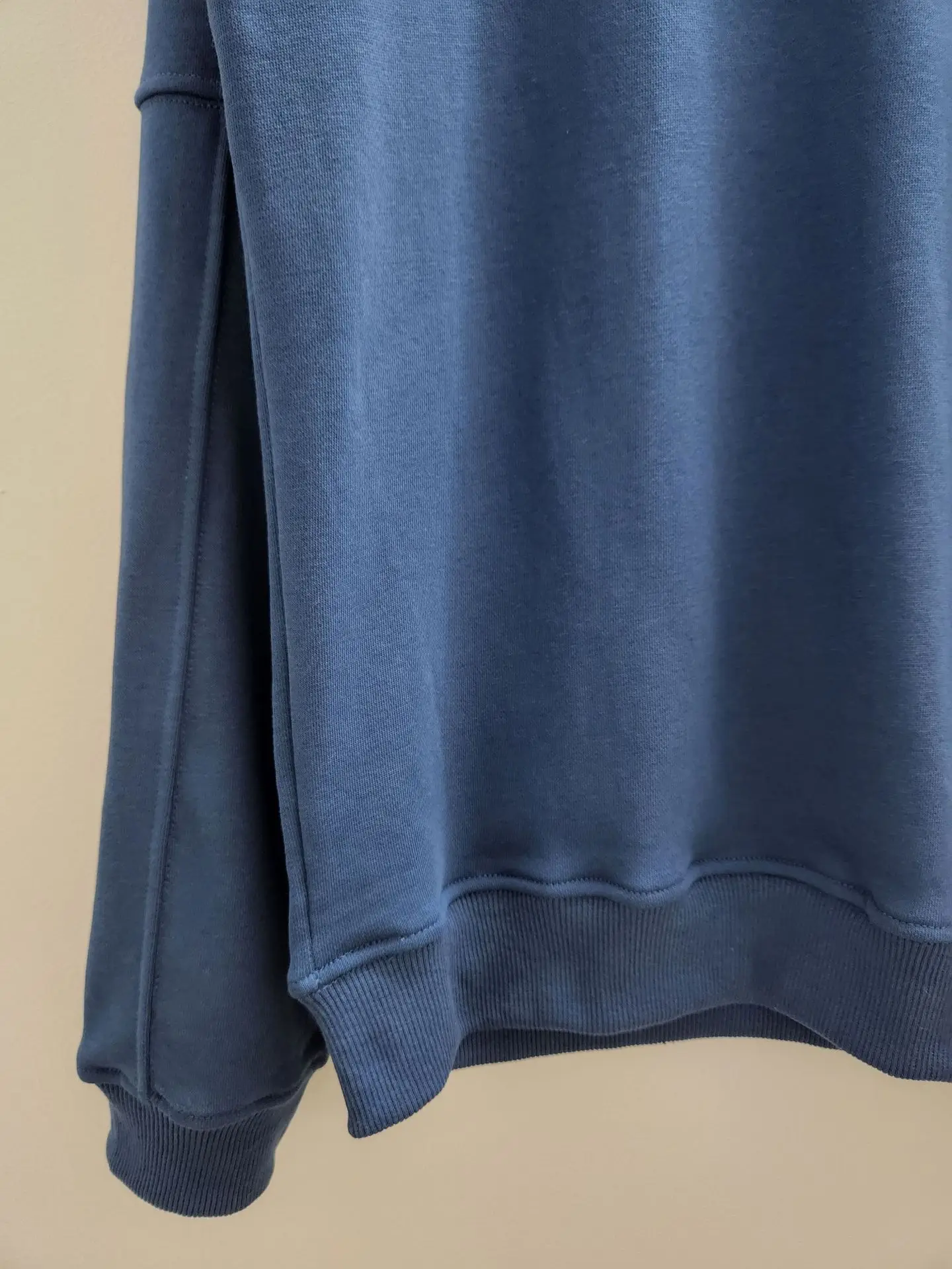 2023 Stone Sitong Island solid color casual sweater island pocket splicing round neck pullover sports jacket functional jacket
2023 Stone Sitong Island solid color casual sweater island pocket splicing round neck pullover sports jacket functional jacket