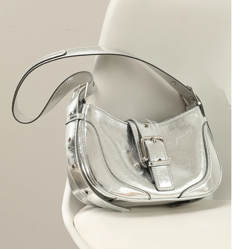 Glossy Mirror Silver Armpit Underarm Tote Bag Stylish Designer Cowhide Leather Women's Single Shoulder Bag Metallic Color
Glossy Mirror Silver Armpit Underarm Tote Bag Stylish Designer Cowhide Leather Women's Single Shoulder Bag Metallic Color