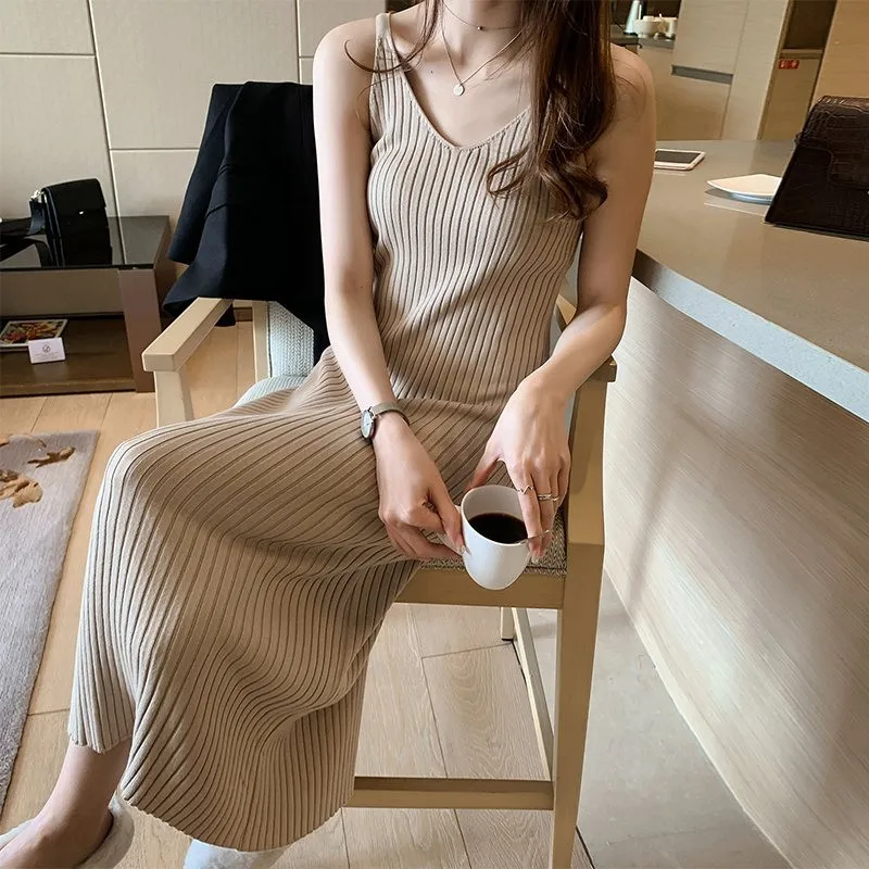 Women Causal Midi Knitted Dress 2022 Autumn Elegant Solid Spaghetti Strap Stretch Slim Office Dashion Streetwear Bodycon Dresses
Women Causal Midi Knitted Dress 2022 Autumn Elegant Solid Spaghetti Strap Stretch Slim Office Dashion Streetwear Bodycon Dresses