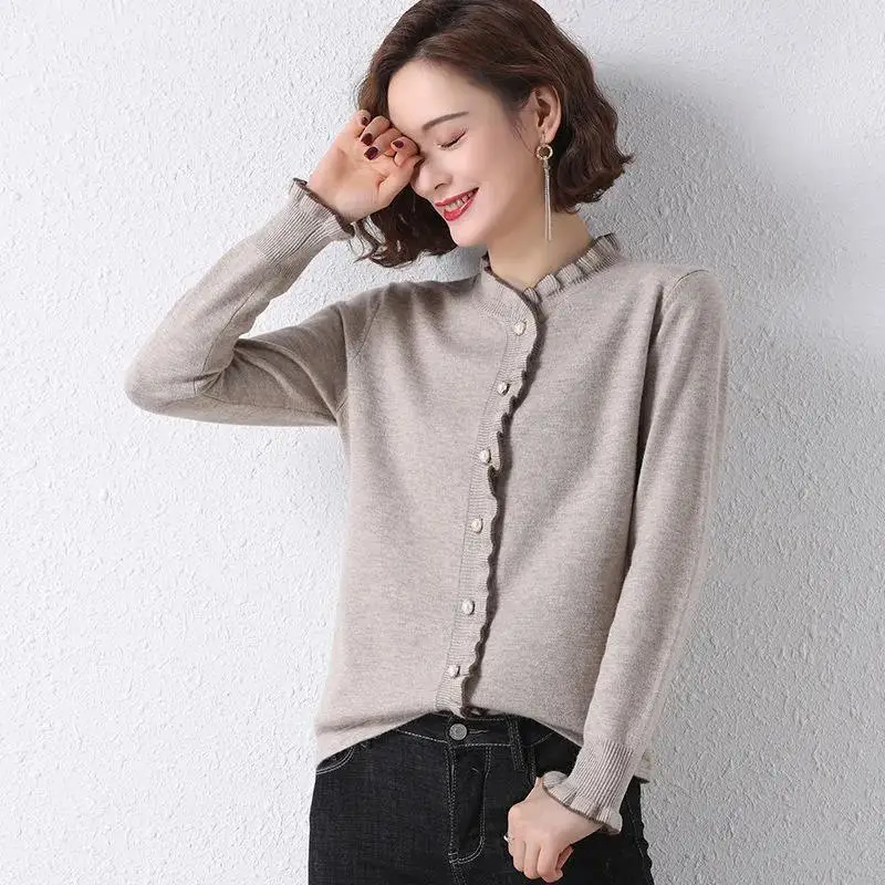 Cardigans 2022 jacket female lace collar knitted cardigan loose wild spring and autumn shirt age -reducing fashion sweater tops
Cardigans 2022 jacket female lace collar knitted cardigan loose wild spring and autumn shirt age -reducing fashion sweater tops