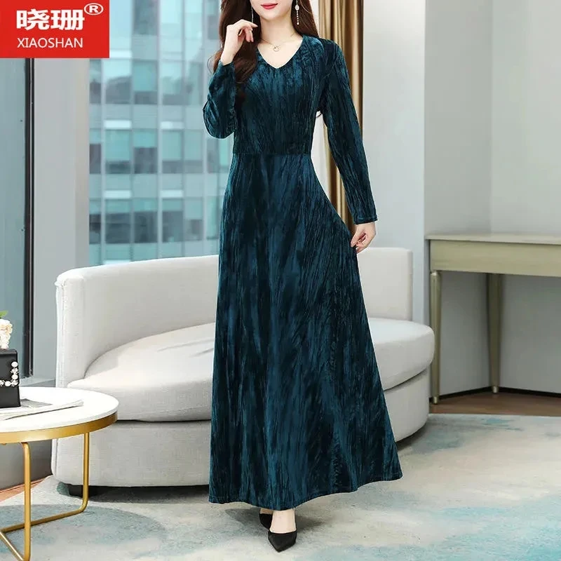 New Golden Velvet Dress Women's Long Dress Noble Lady Mother Young Women's Dress Large Swing V-Neck Fashionable High Grade Autum
New Golden Velvet Dress Women's Long Dress Noble Lady Mother Young Women's Dress Large Swing V-Neck Fashionable High Grade Autum