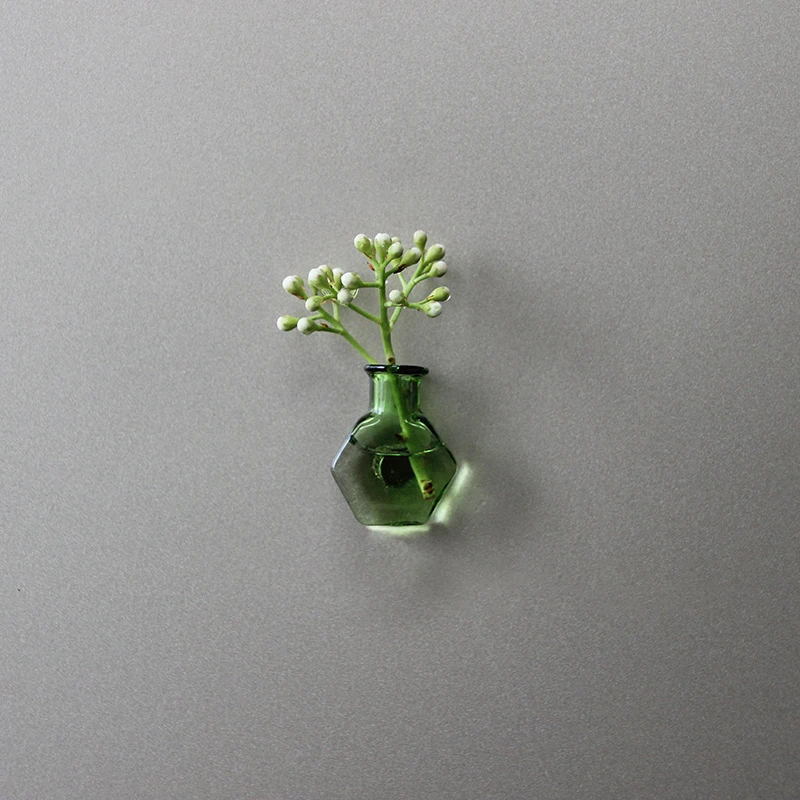 Мини стеклянная ваза-магнит зеленый
Мини стеклянная ваза-магнит зеленый