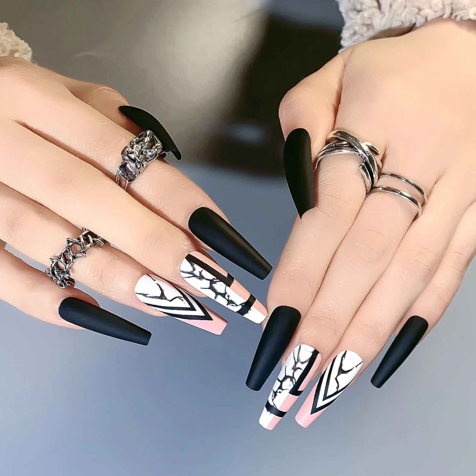 24Pcs Reusable Art Black Matte Fake Nails Press On Nail Art Tips False Nail Accessories Forms For Extension With Glue Stickers
24Pcs Reusable Art Black Matte Fake Nails Press On Nail Art Tips False Nail Accessories Forms For Extension With Glue Stickers