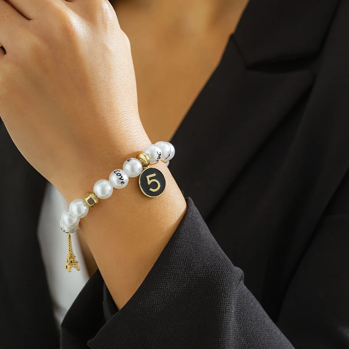 Luxury Letter Round Pendant Pearl Beaded Charm Bracelet Jewelry for Women Girls 2022 Personalized Eiffel Tower Reiki Bracelets
Luxury Letter Round Pendant Pearl Beaded Charm Bracelet Jewelry for Women Girls 2022 Personalized Eiffel Tower Reiki Bracelets