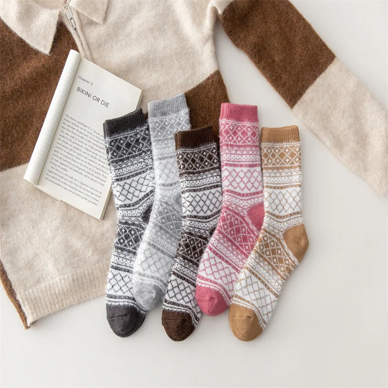 

Warm Wool Thickening Mid-Calf Socks for Autumn/Winter, Retro Japanese Cute Style Faux Fur Women's Socks
