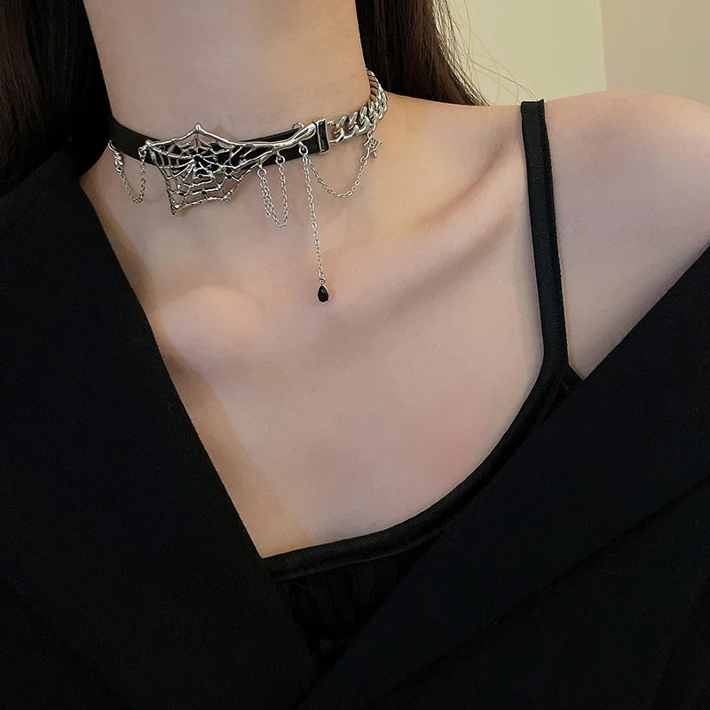 2022 New Dark Gothic Style Metal Spider Web Shape Black Leather Choker Necklace For Womans Rock Girl Fashion Jewelry Necklace
2022 New Dark Gothic Style Metal Spider Web Shape Black Leather Choker Necklace For Womans Rock Girl Fashion Jewelry Necklace