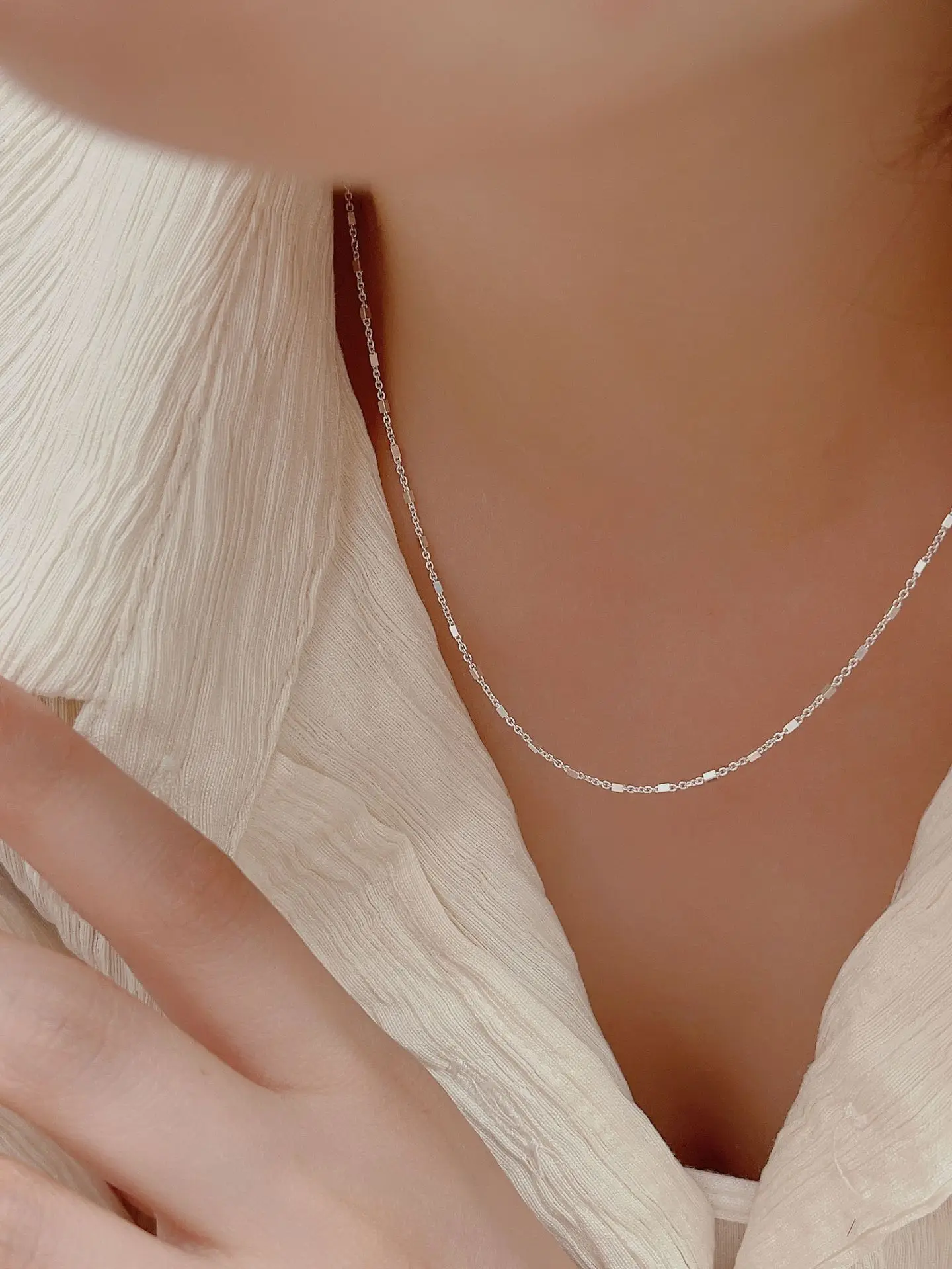 2023 new Sterling Silver Chain S925 Silver Necklace Short Block Splice Temperament Versatile Simple Design Jewelry
2023 new Sterling Silver Chain S925 Silver Necklace Short Block Splice Temperament Versatile Simple Design Jewelry
