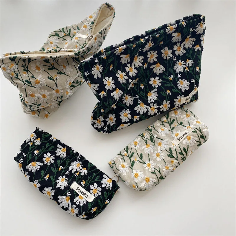 Women Embroidery Daisy Floral Cosmetic Bag Pouch Korean Travel Toiletry Bag Canvas Beauty Makeup Case Organizer Pencil Case
Women Embroidery Daisy Floral Cosmetic Bag Pouch Korean Travel Toiletry Bag Canvas Beauty Makeup Case Organizer Pencil Case
