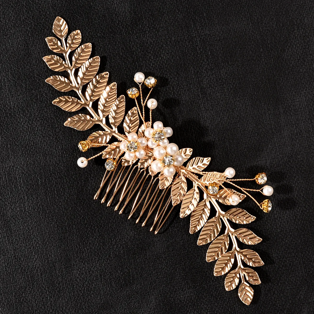 Bridal Gold Leaf Shape Hair Comb Wedding Party Hair Piece Vintage Pearl Bridal Gold Leaf Shape Hair Comb Exquisite luxury
Bridal Gold Leaf Shape Hair Comb Wedding Party Hair Piece Vintage Pearl Bridal Gold Leaf Shape Hair Comb Exquisite luxury