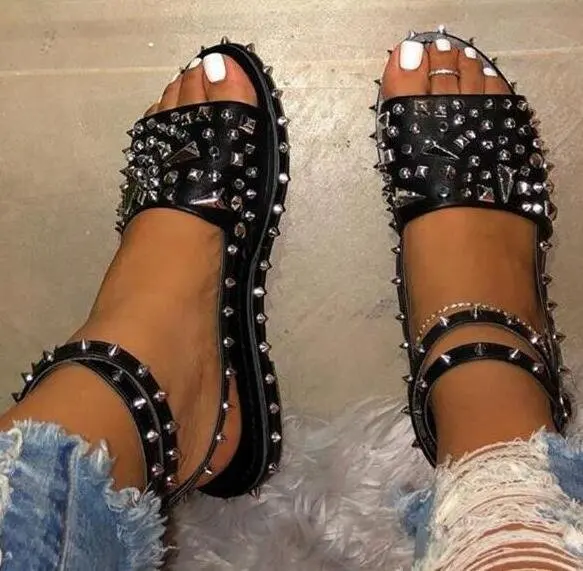 New Rivet Sandals Women 2022 Summer Rome Style Open Toe Buckle Ladies Casual Shoes 35-43 Large-Sized Female Comfortable Feetwear
New Rivet Sandals Women 2022 Summer Rome Style Open Toe Buckle Ladies Casual Shoes 35-43 Large-Sized Female Comfortable Feetwear