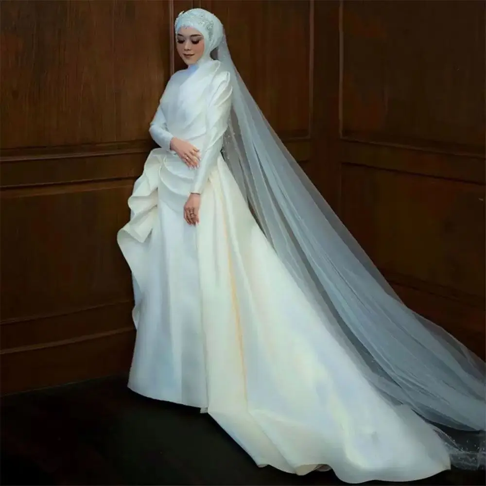 Ruched Satin Muslim Wedding Dresses For Women High Neck Long Sleeves Milk White Hijab Islamic Bridal Gowns Custom Made 2023 Robe
Ruched Satin Muslim Wedding Dresses For Women High Neck Long Sleeves Milk White Hijab Islamic Bridal Gowns Custom Made 2023 Robe