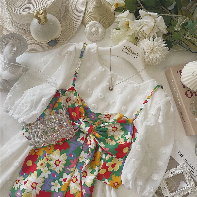 New romantic hubble bubble sleeve dress flower condole belt vest two piece suit that wipe a bosom
New romantic hubble bubble sleeve dress flower condole belt vest two piece suit that wipe a bosom