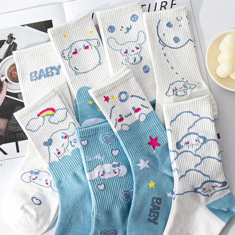 Sanrio Cinnamoroll Cardong, мультяшное сердце для девочек, осень и зима, носки с мультяшным рисунком, милые синие носки для девушек
Sanrio Cinnamoroll Cardong, мультяшное сердце для девочек, осень и зима, носки с мультяшным рисунком, милые синие носки для девушек