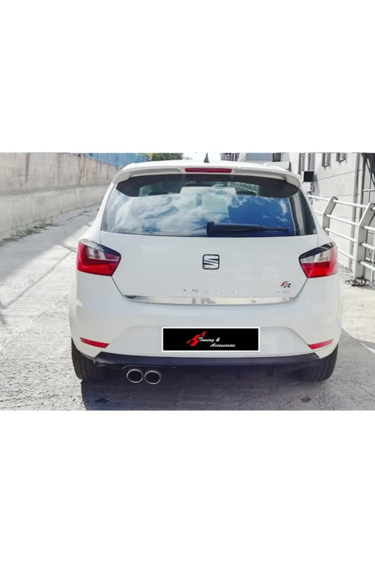 Четырехдверный пластиковый диффузор для пианино Sargas Seat Ibiza 2008 - 2017 черного цвета без выхода
Четырехдверный пластиковый диффузор для пианино Sargas Seat Ibiza 2008 - 2017 черного цвета без выхода