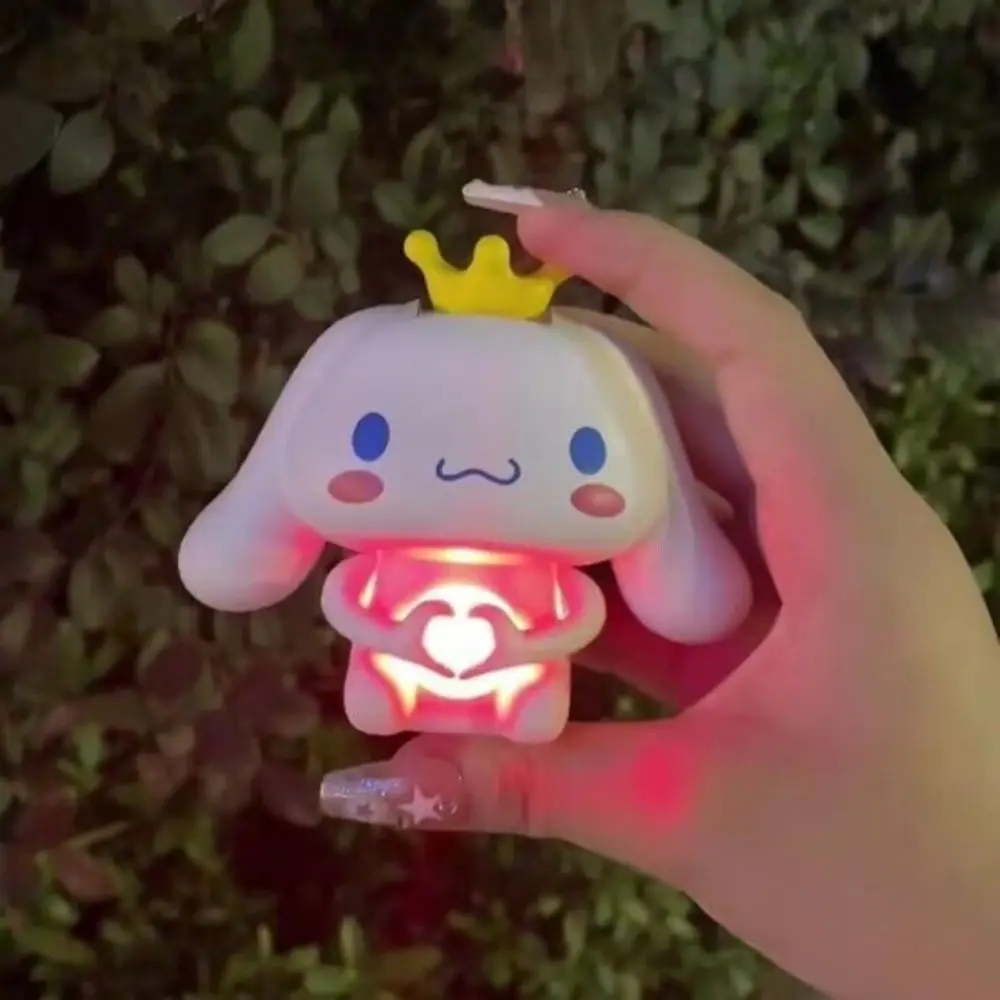 Фигурка в виде коричника, светящиеся игрушки, модель, милые фигурки Sanrio, игрушечные украшения, светящиеся в прессе модели, бриллианты, сувениры для девочек, подарок на день рождения
