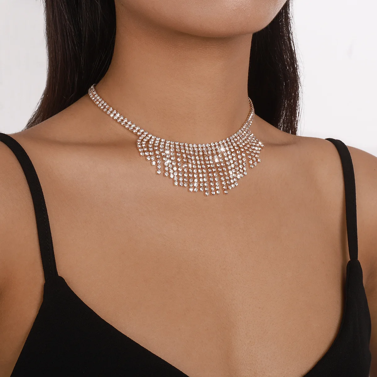 2022 New Slender Tassel Shiny Double Layer Crystal Fresh Pendant Necklace Ladies Temperament Exaggerated Style Necklace Jewelry
2022 New Slender Tassel Shiny Double Layer Crystal Fresh Pendant Necklace Ladies Temperament Exaggerated Style Necklace Jewelry