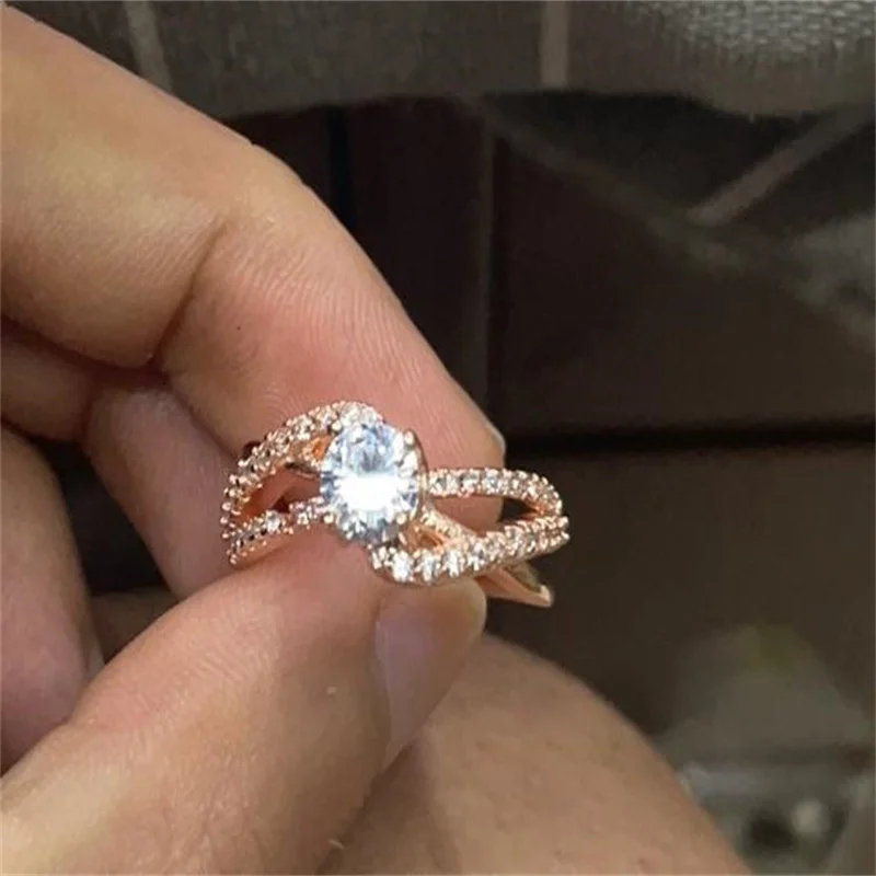 Luxury Wedding Rings For Women Classic Geometric Design Inlaid Shiny Crystal Zirconia Ring Fashion Female Engagement Jewelry
Luxury Wedding Rings For Women Classic Geometric Design Inlaid Shiny Crystal Zirconia Ring Fashion Female Engagement Jewelry