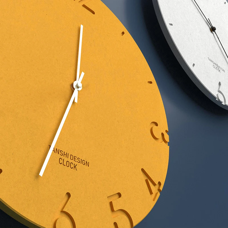 Modern, simple and creative Nordic round wall clock light luxury wall decorative clock, no-punching living room silent clock
Modern, simple and creative Nordic round wall clock light luxury wall decorative clock, no-punching living room silent clock